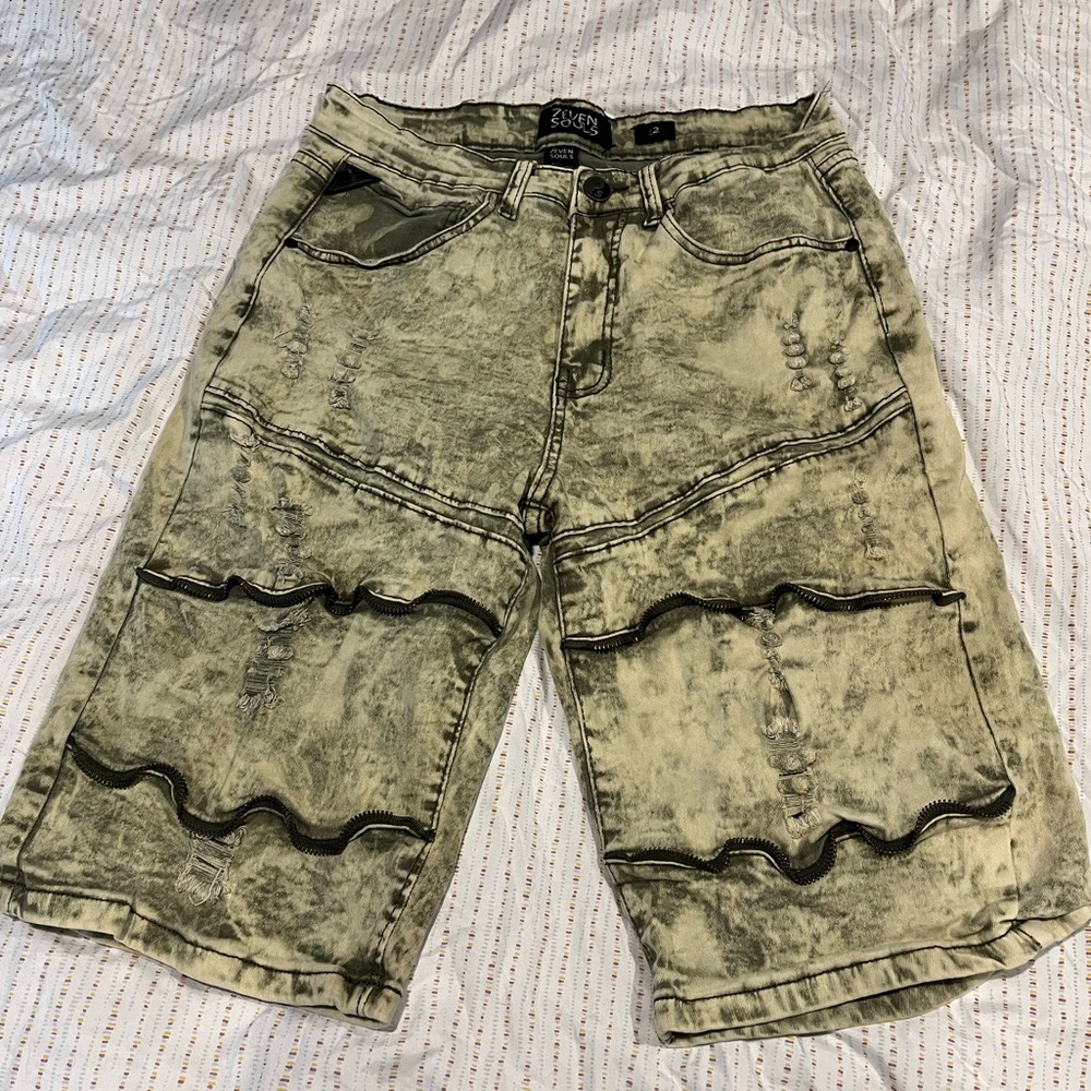 Seven Souls Men's Distressed Shorts 32”